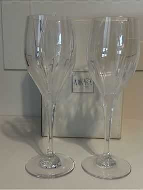 2 Mikasa Flame D'Amore 9" Crystal Wine Glasses -  Brand New In Box